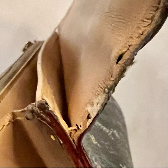 Louis Vuitton SARAH Black and Multicolor Monogram Wallet - Picture 15 of 16